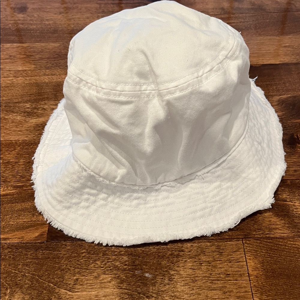 David and Young Cream Bucket Hat
